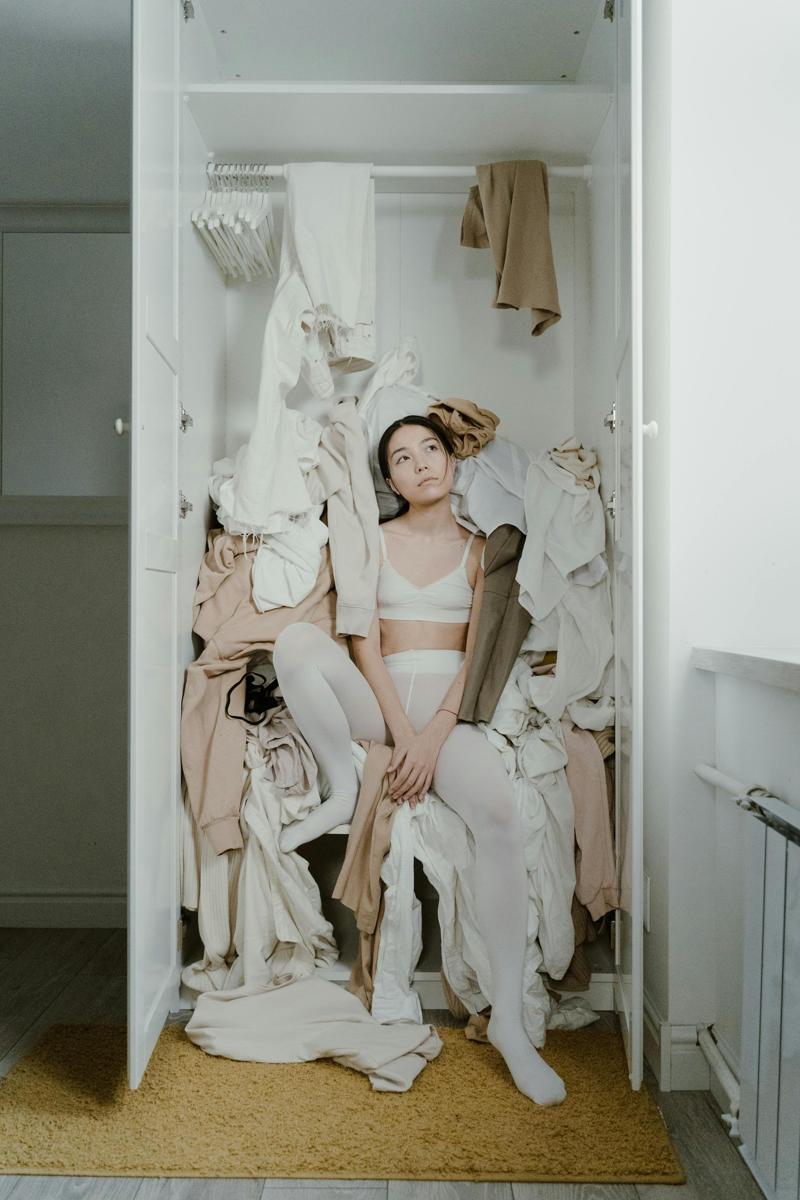walkin wardrobe-90b7c9d23c484a7582e86592f67af481.jpg walkin wardrobe