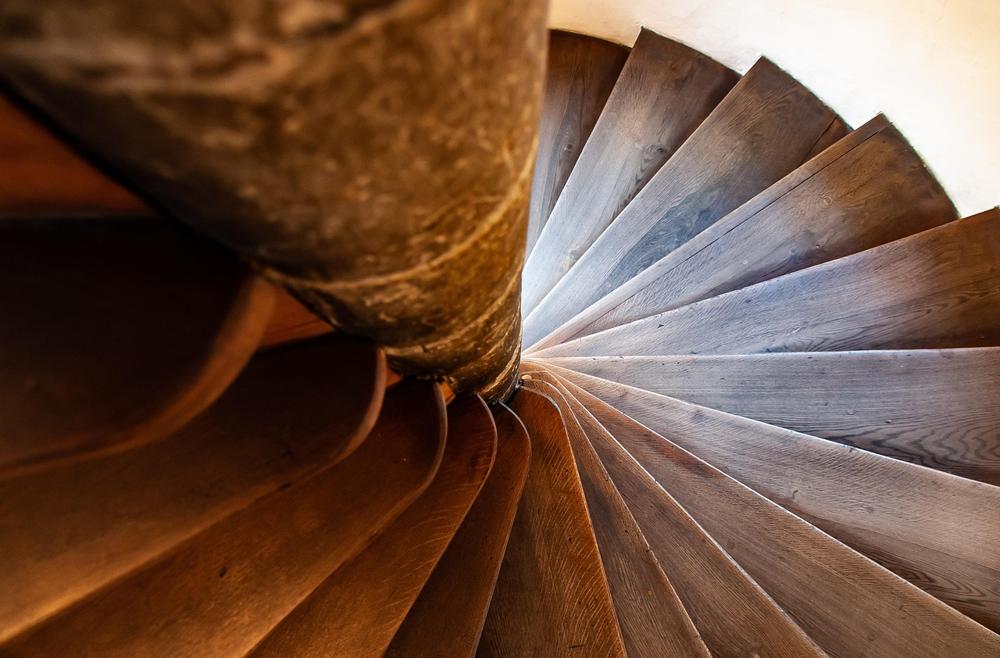 wooden staircase-895995d445c4494fad7b909ca15913a1.jpg wooden staircase